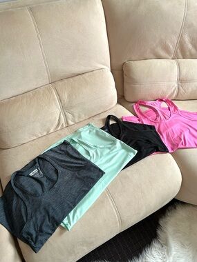 🔥SALE🔥Lot of 7 Workout, Racerback Tops!